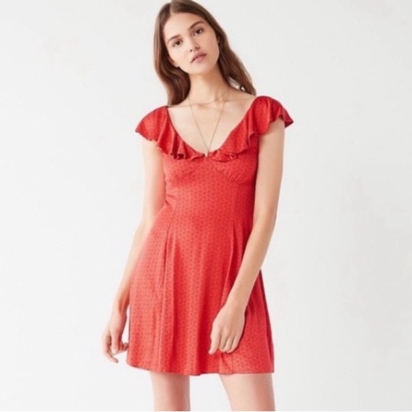 Kimchi Blue Daisy May red paisley cap sleeve dress - Picture 1 of 9